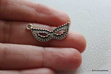 5 x Zinc Alloy Mask Pendants / Charms